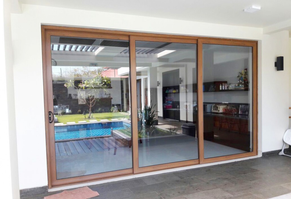 Pintu Sliding Aluminium Urat Kayu