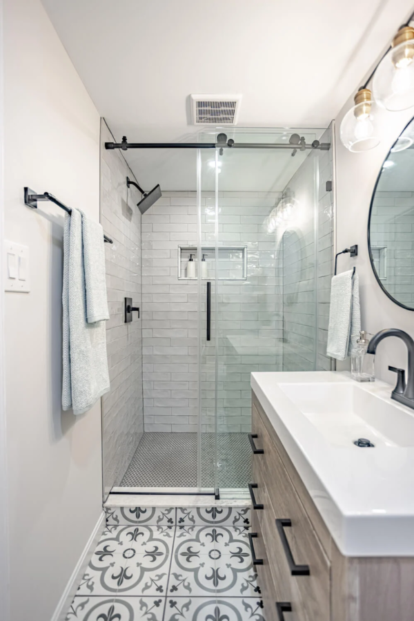 Kamar-Mandi-Desain-Minimalis-dan-Modern Kaca Tempered Sekat Shower Kamar Mandi